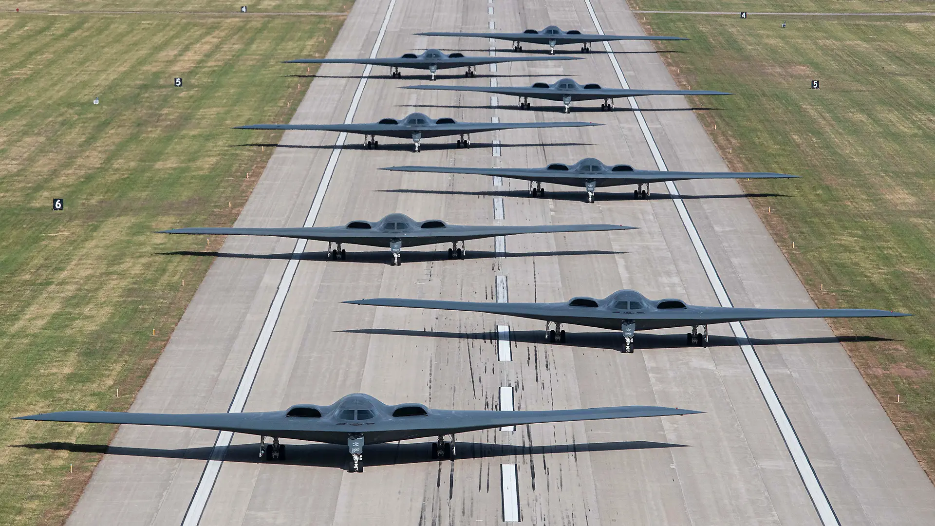 USA wzbija w niebo jednocześnie 40% swojej floty bombowców atomowych B-2 Spirit kosztujących ponad 2 mld USD