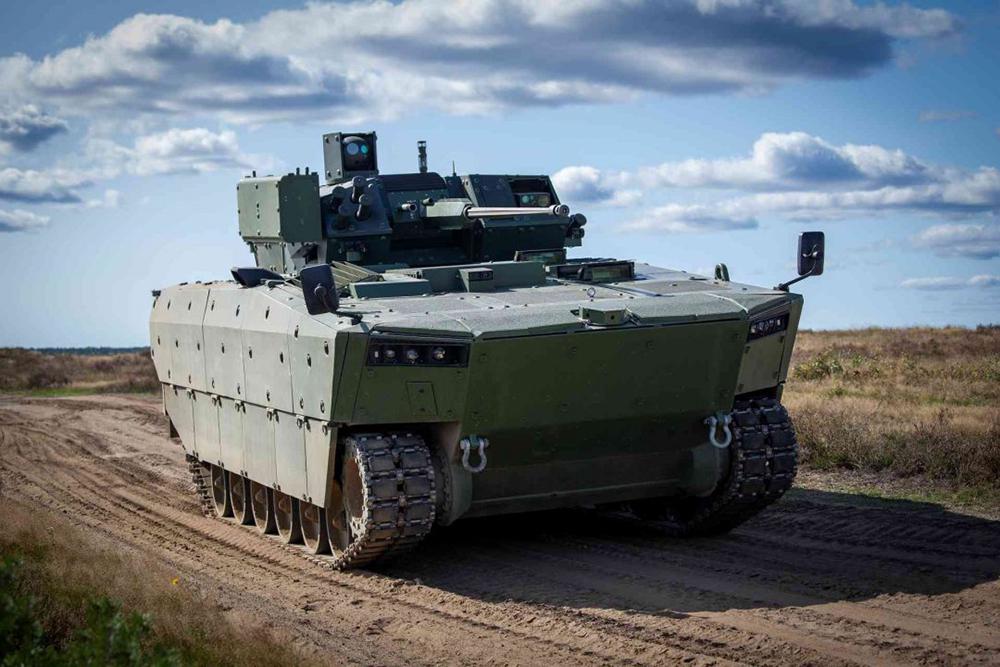 Poland starts tests of new Borsuk BMP with Bushmaster MK 44/S gun, UKM-2000C machine gun and Spike-LR guided missiles