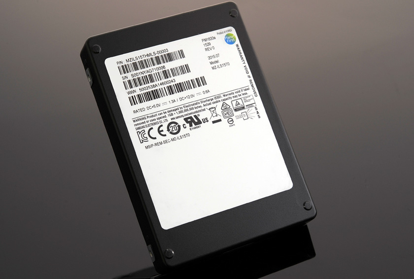 Samsung начала поставки самого емкого в мире SSD PM1633a на 15.36 ТБ