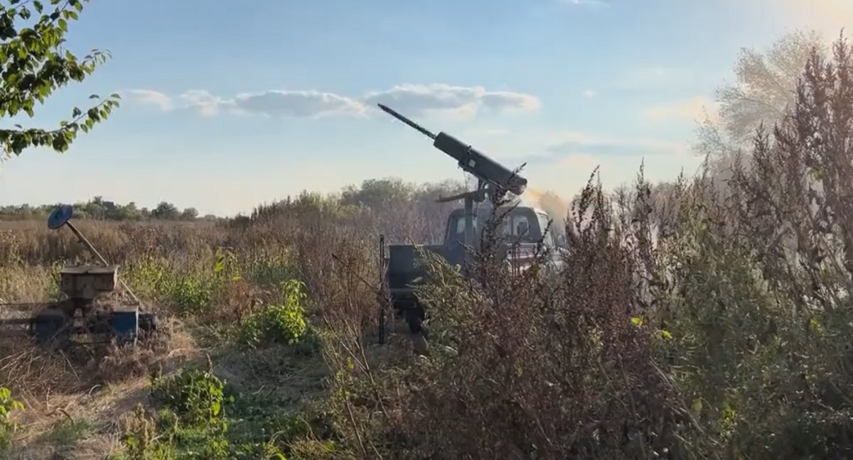 Det ukrainske militæret har laget et improvisert multippelrakettkastersystem av en LAU-131 flykaster og Hydra 70 ustyrte raketter på basis av et terrengkjøretøy.