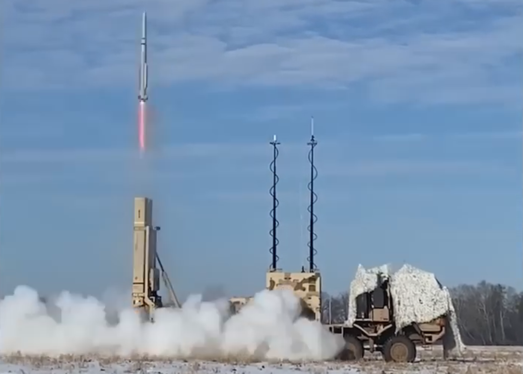 Повітряні Сили України вперше показали бойову роботу зенітно-ракетного комплексу IRIS-T SLM, який знищив понад 60 повітряних цілей
