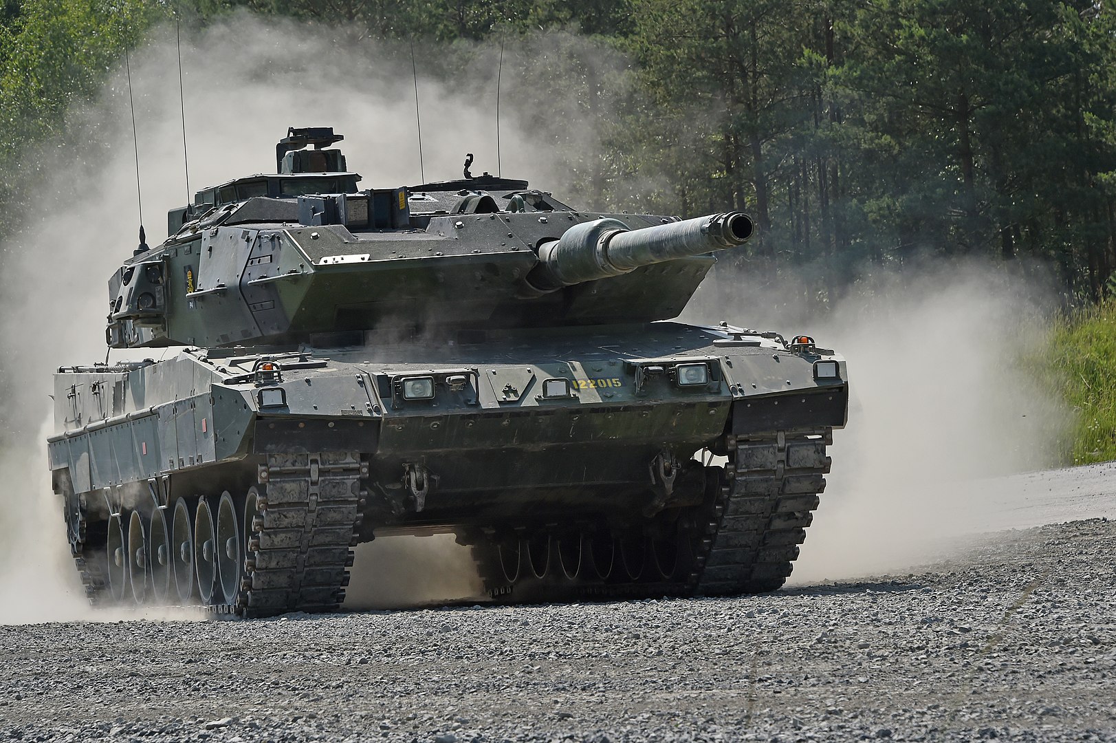 Suecia está dispuesta a enviar tanques Stridsvagn 122 a Ucrania: Leopard 2A5 modificados con protección mejorada