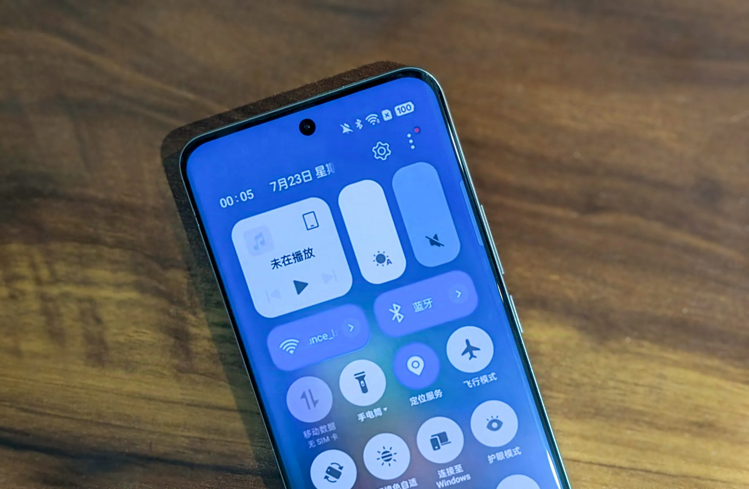 Les premières images des nouvelles interfaces ColorOS 15 et OxygenOS 15 en cours de test ont fait surface