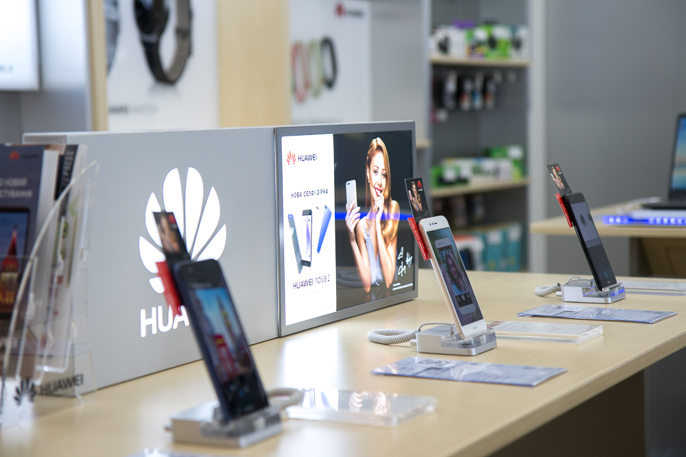 Незважаючи на санкції, Huawei пророкують рекордні продажі цього року