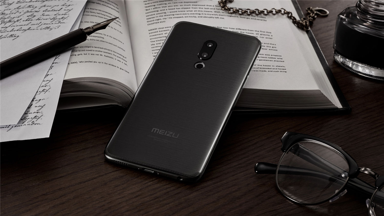Meizu presented a jubilee trio of flagships with an "intelligent" camera and classical proportions