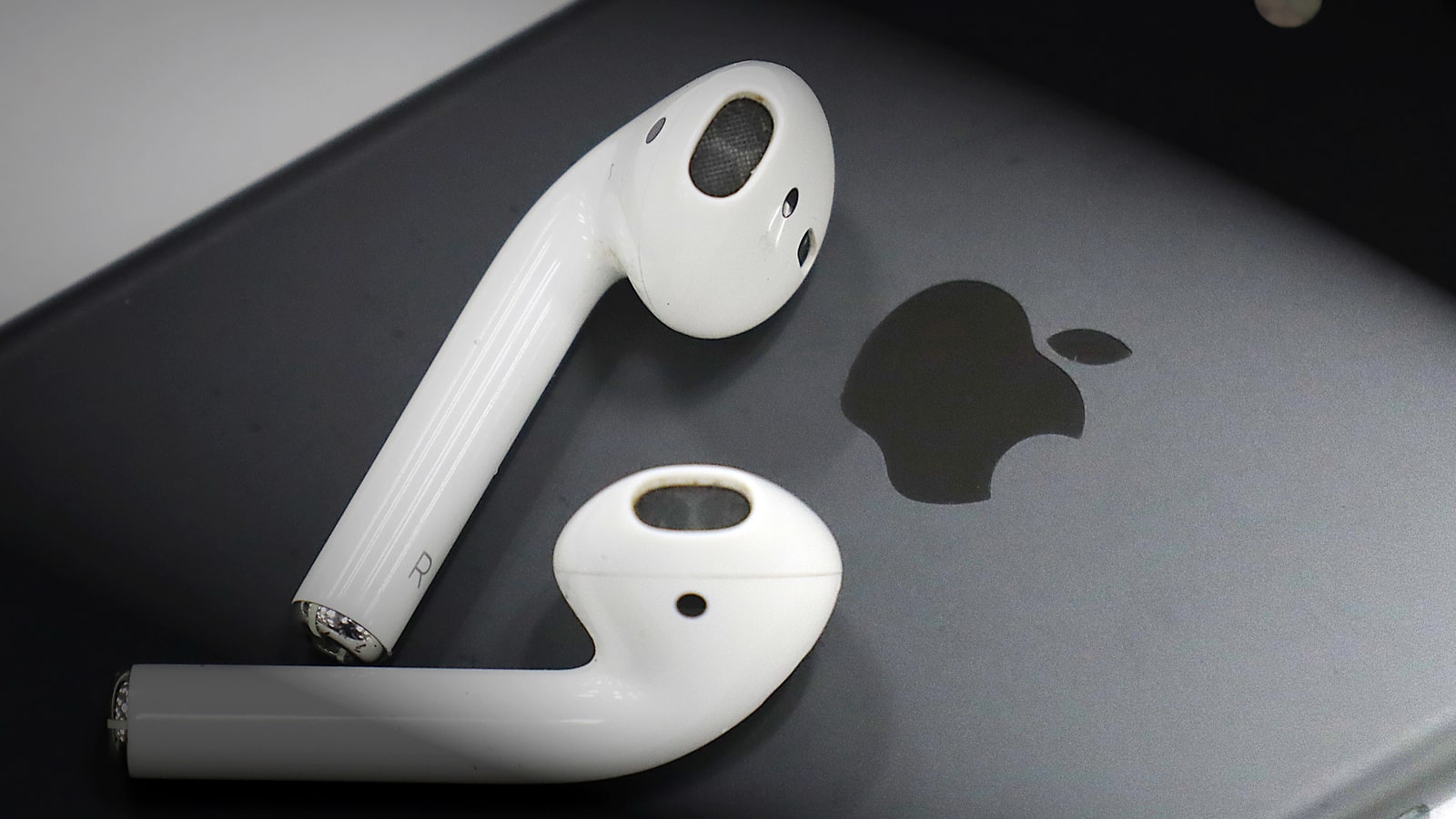 W tym miesiącu Apple wprowadza słuchawki AirPods Pro