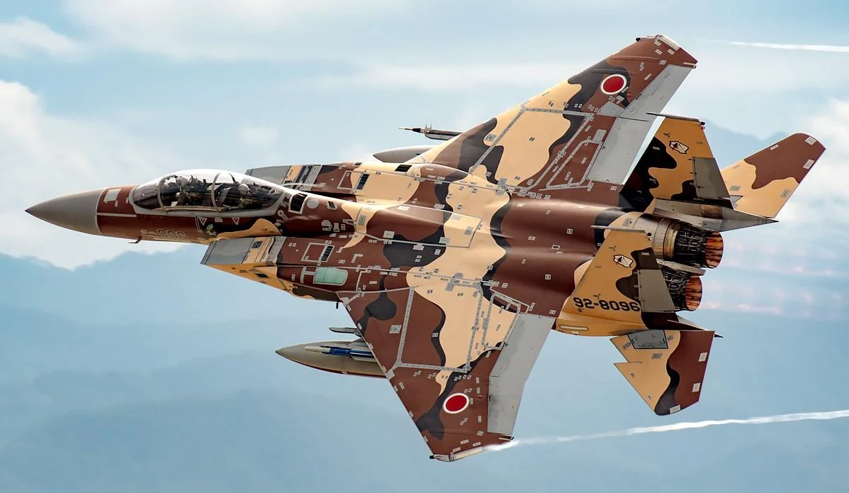 Il Giappone vuole rottamare 100 caccia F-15 Eagle, sostituirli con F-35 Lightning II e vendere all'Indonesia fino a 200 motori F100