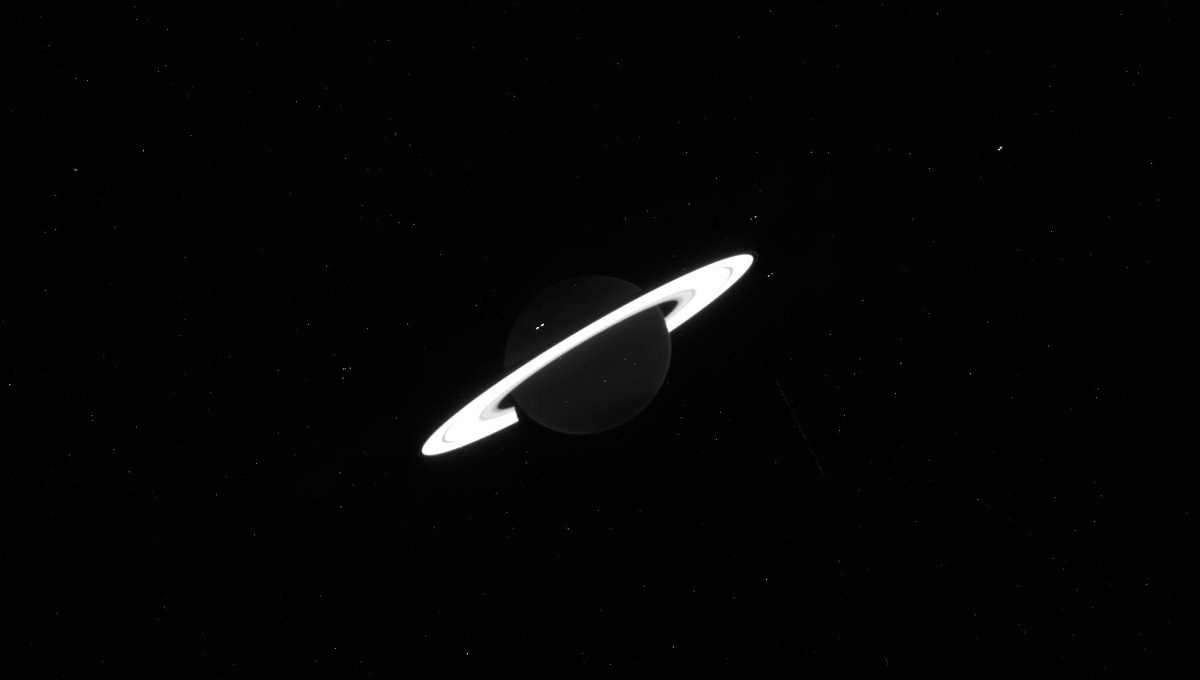 NASA viser usædvanlige billeder af Saturn taget af James Webb-rumteleskopet
