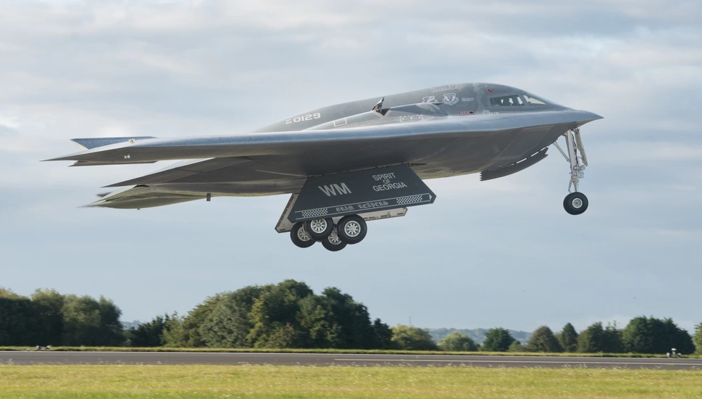 B-2 Spirit nuclear stealth bombers still not cleared for flight, but US Air Force specialists keep the planes on standby