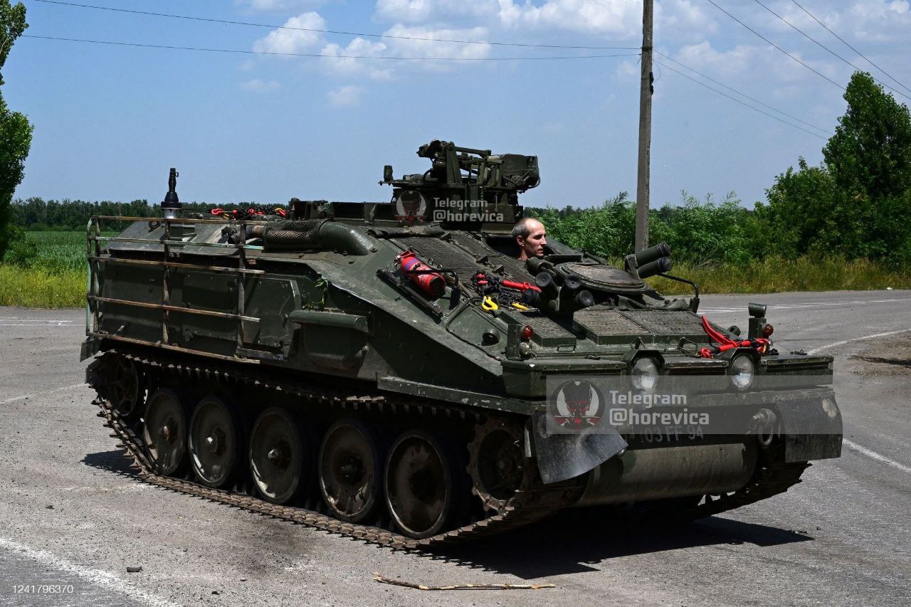 The Ukrainian armed forces showed British FV103 Spartan armored personnel carriers at the front - Ukraine received a total of 35 such armored personnel carriers