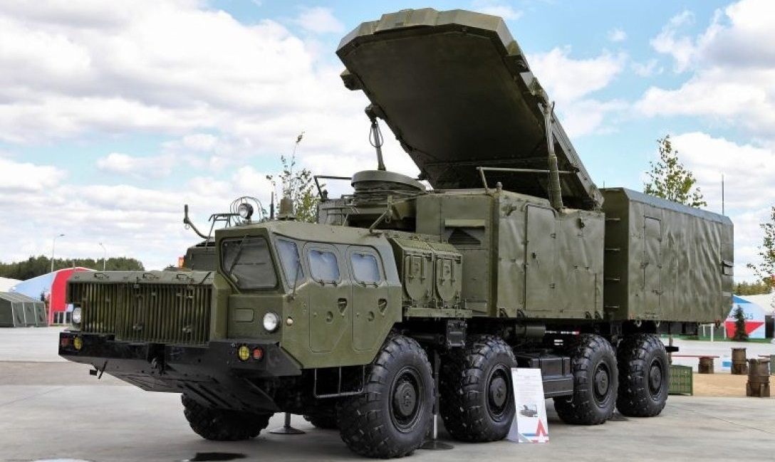 HIMARS ødela kommando- og kontrollsenteret til et russisk S-300 / S-400 bakke-til-luft-missilsystem, som sørget for et ballistisk missilforsvar