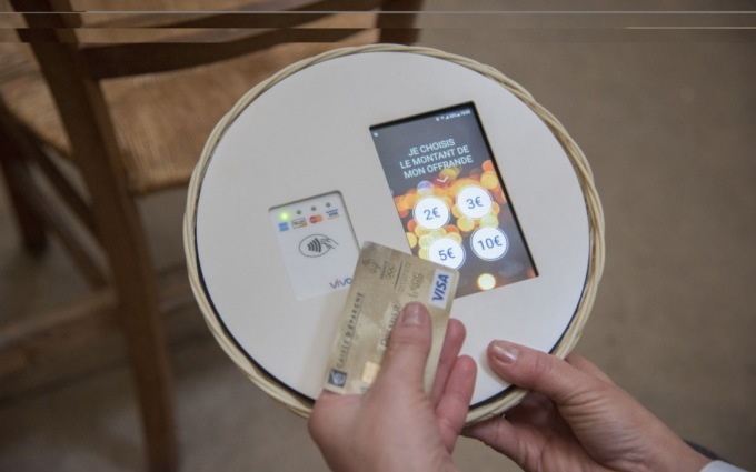 The Church of Paris accepts donations through contactless payments