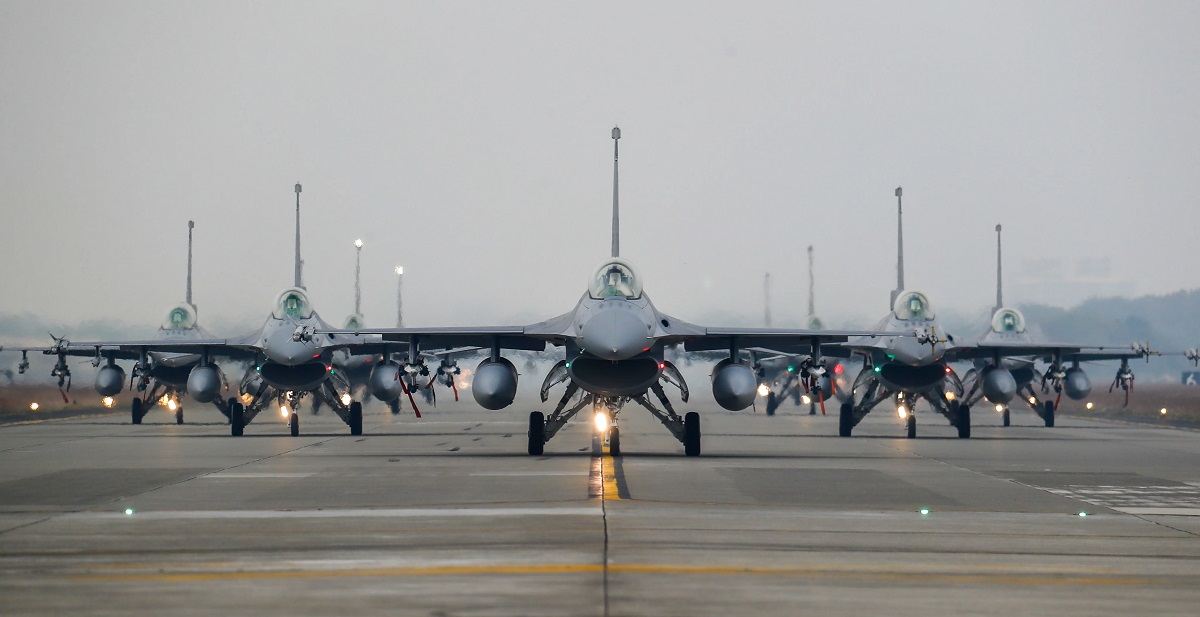 Тайвань озброїв винищувачі F-16V Fighting Falcon ракетами AIM-9X Sidewinder і AIM-120 AMRAAM на тлі китайської загрози