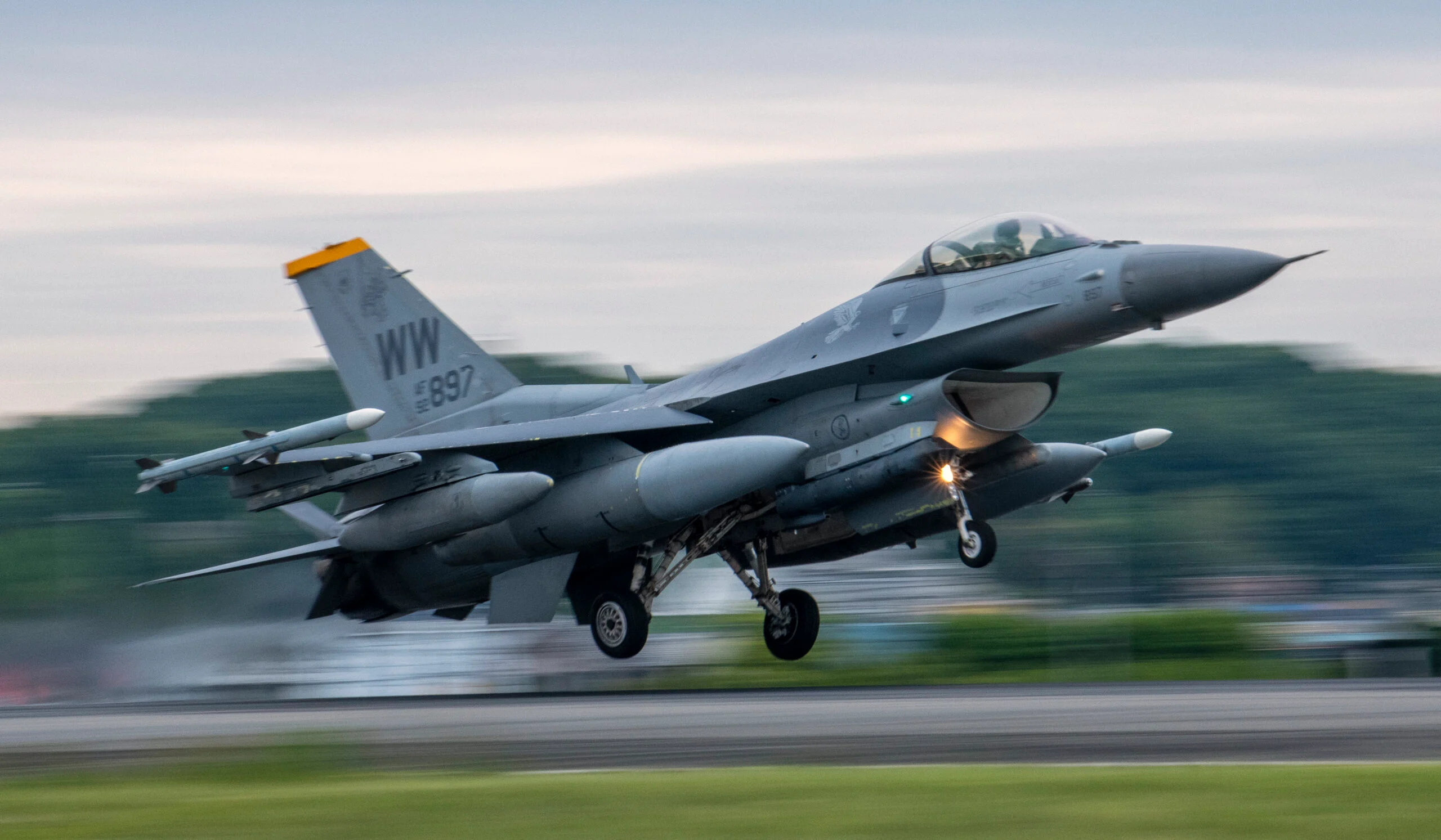Бельгия летом снимет с вооружения первый истребитель F-16 Fighting Falcon в преддверии получения F-35 Lightning II