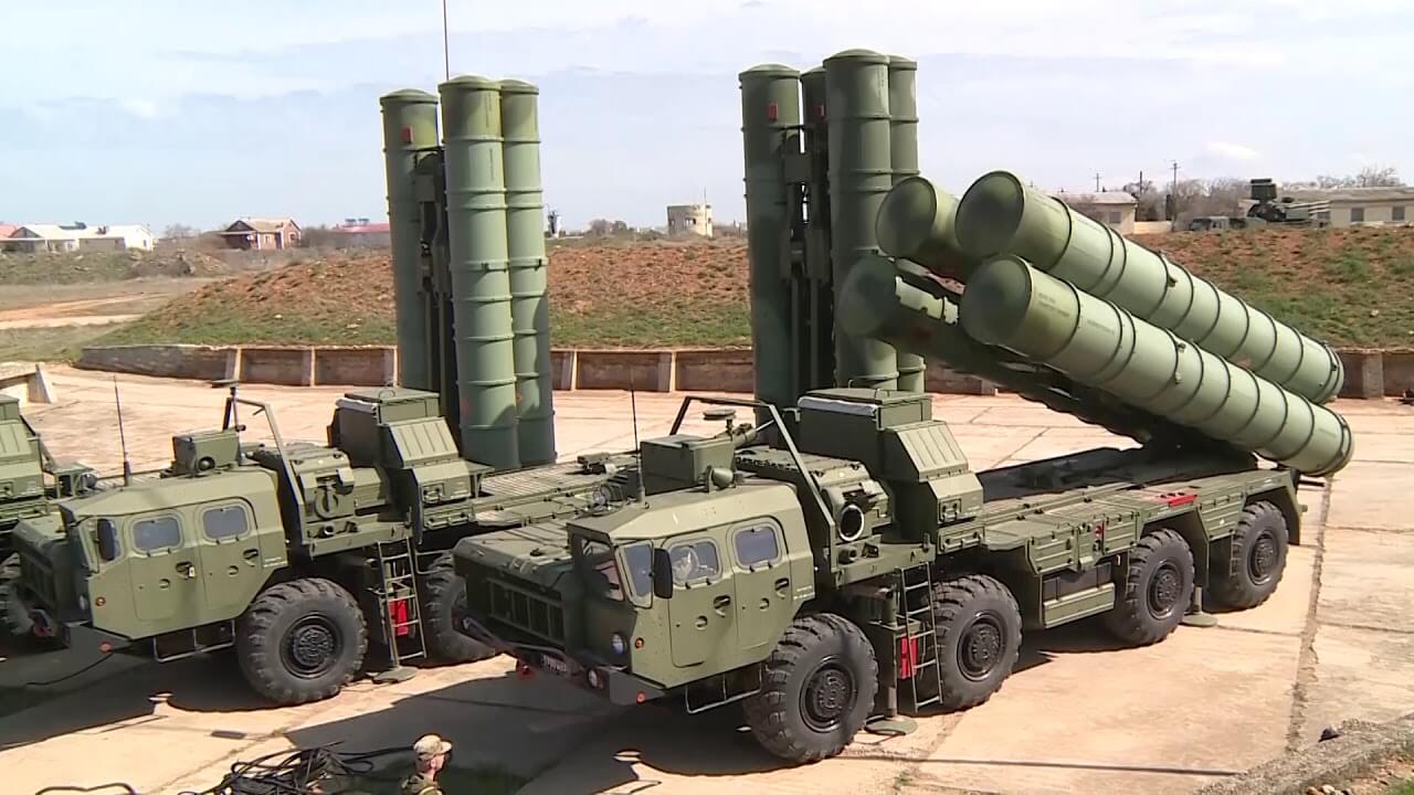 Russische Armee setzt S-300 Boden-Luft-Raketensystem mit GPS ein, um Bodenziele zu treffen