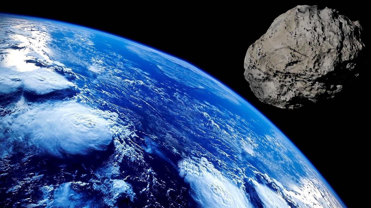 Астероид размером с футбольный стадион пролетел между Землей и Луной, перед годовщиной падения Тунгусского метеорита
