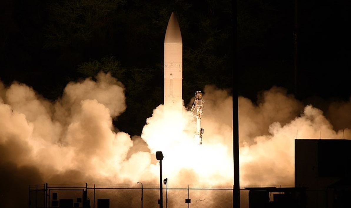 Американское гиперзвуковое оружие LRHW с ракетой Dark Eagle не сможет достичь боевой готовности до конца 2023 финансового года