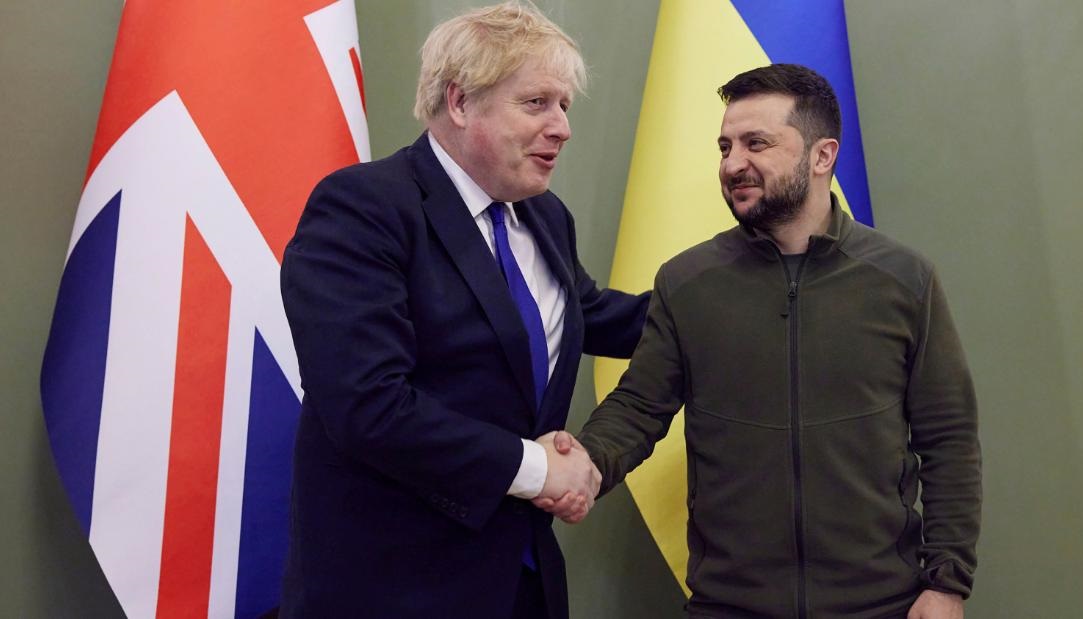 Le Royaume-Uni fournira à l'Ukraine des drones, de l'artillerie à longue portée et des missiles anti-navires dans le cadre d'une assistance militaire d'un montant de 1 300 000 000 £