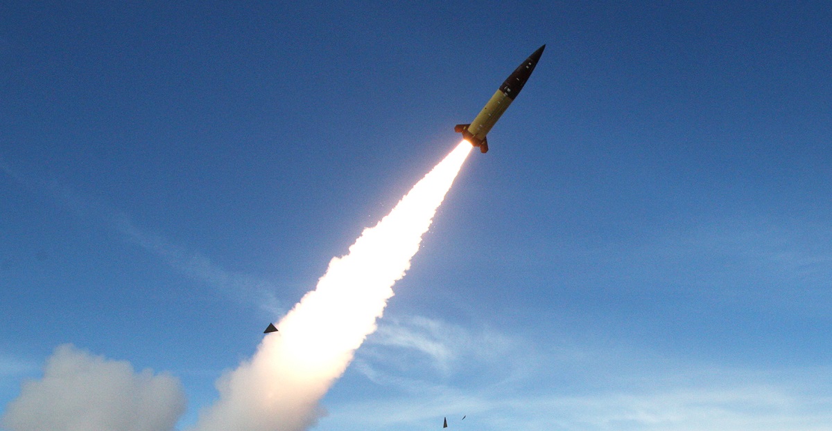 Zelenskyy confirmó oficialmente que un arma de largo alcance de fabricación ucraniana alcanzó un objetivo a 700 kilómetros de distancia.