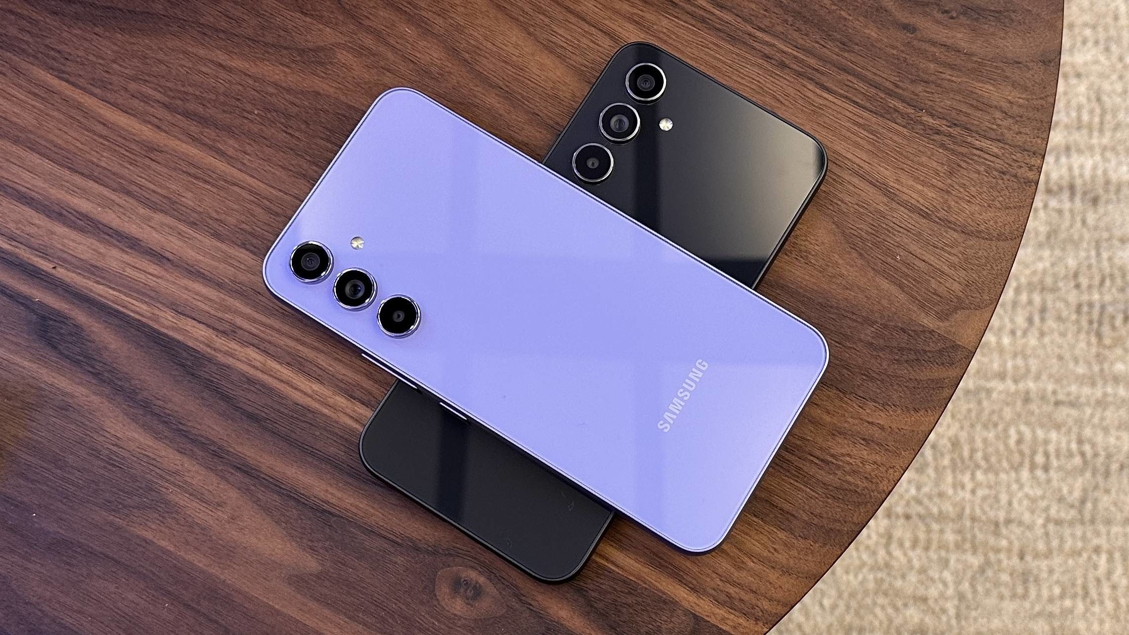 Galaxy A54 riceverà l'aggiornamento di sicurezza a settembre 2024 negli Stati Uniti