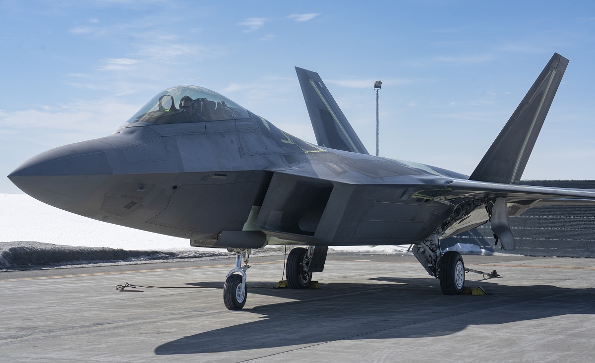 ВПС США повернули до ладу винищувач п'ятого покоління F-22 Raptor, який було відремонтовано після аварії у 2018 році