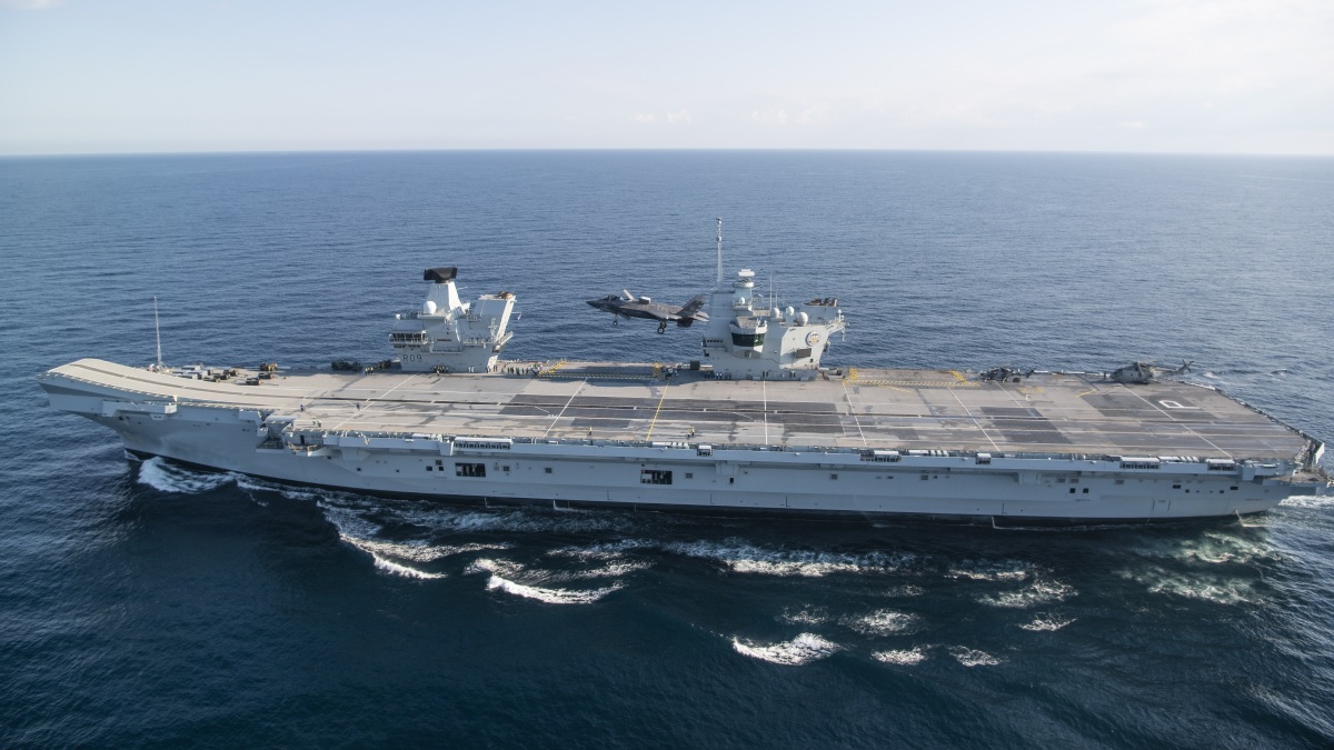 A US F-35B Lightning II fighter jet has landed on the deck of the British aircraft carrier HMS Prince of Wales for the first time in history