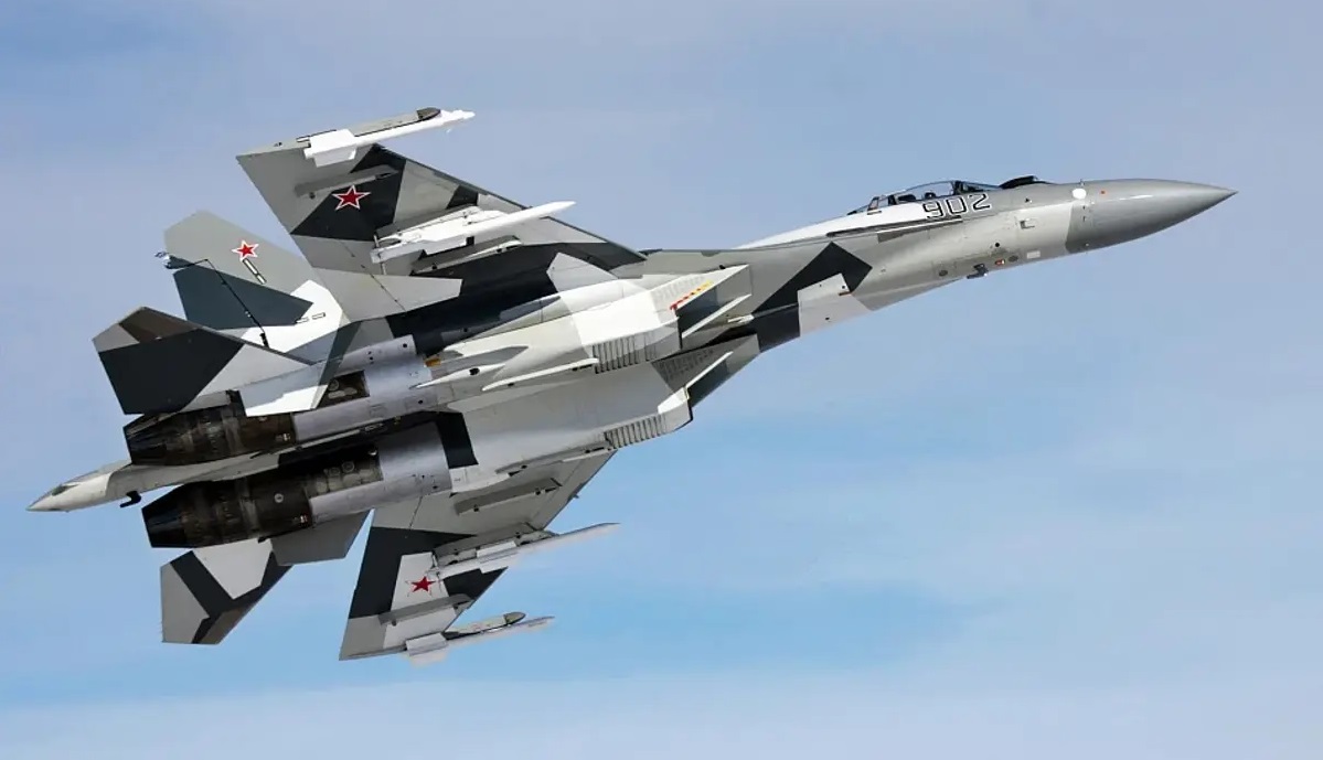 Die ukrainische Luftwaffe hat einen russischen Su-35-Kampfjet im Wert von 100 Millionen Dollar über dem Schwarzen Meer abgeschossen