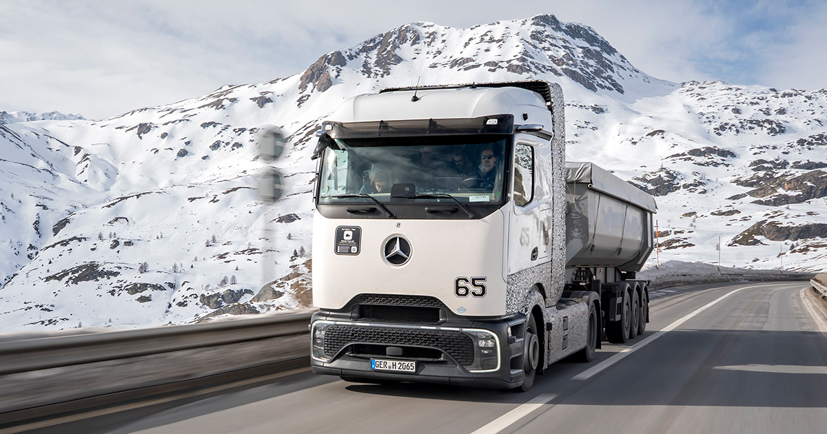 Мороз и Альпы: Daimler Truck испытывает в горах новое поколение водородных грузовиков