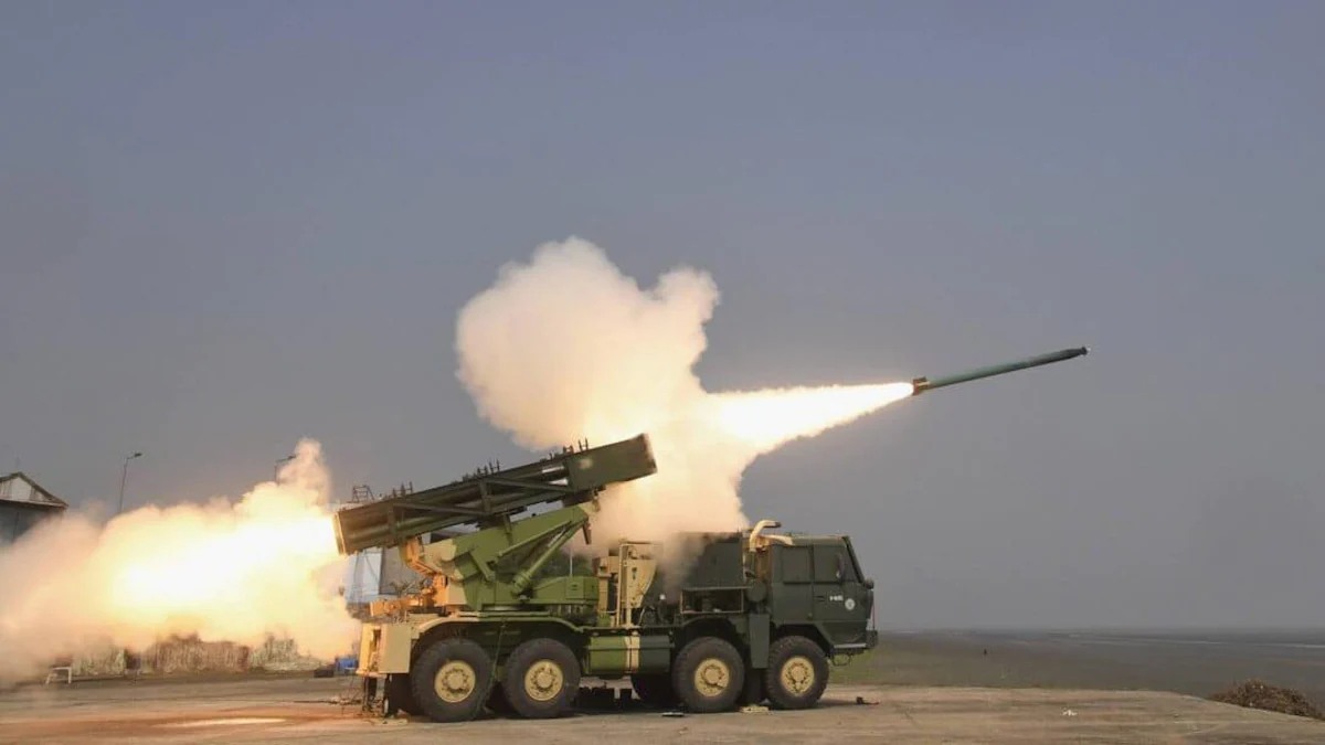 La Chine s'exerce près de Taïwan en utilisant pour la première fois de l'artillerie à longue portée et lance un missile hypersonique DF-17