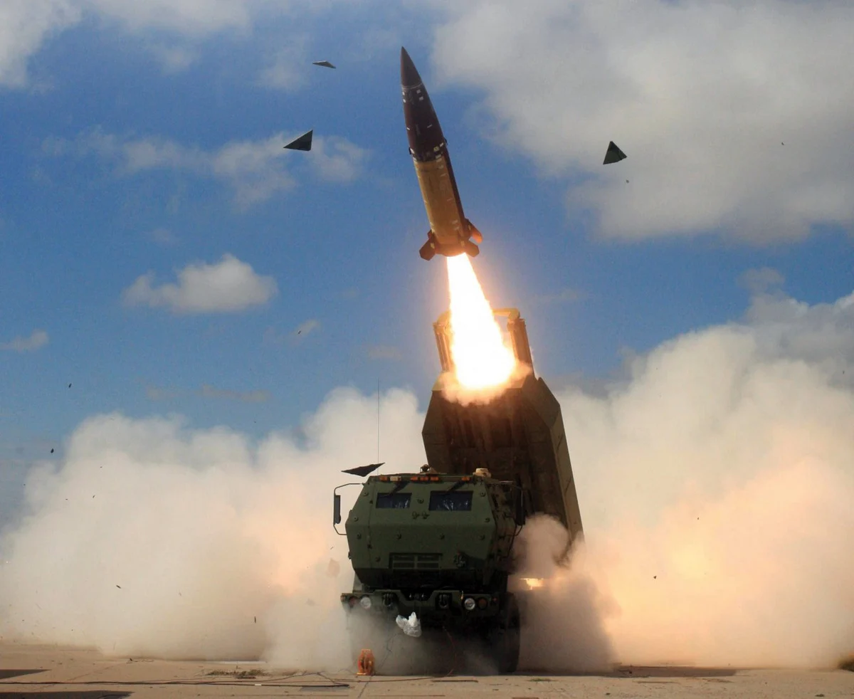 En vista del éxito de los HIMARS en Ucrania, el gobierno estonio comprará sistemas de cohetes GMLRS y ATACMS por valor de 500.000.000 dólares