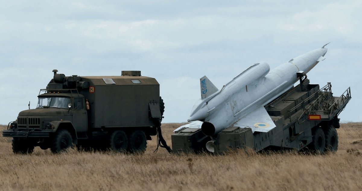 Ucrania ha confirmado oficialmente el uso de drones Tu-141 para apuntar a bombarderos nucleares Tu-95MS y Tu-22M3 en territorio ruso