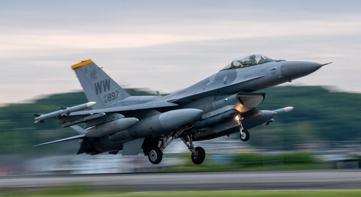 EE.UU. no bloqueará el traslado de cazas F-16 estadounidenses de Europa a Ucrania