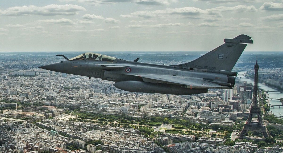 Gli Emirati Arabi Uniti doteranno i caccia Rafale F4 francesi di una famiglia di bombe a guida di precisione Al Tariq da 120-500 kg.