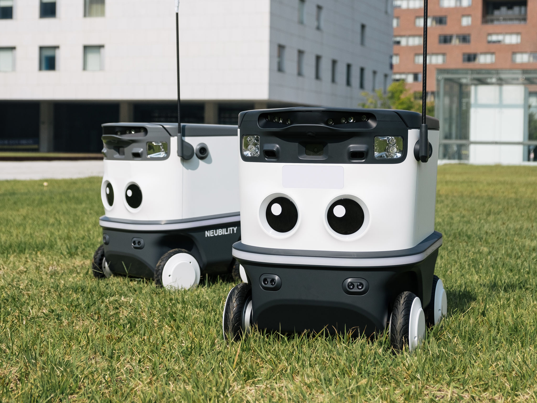 Neubility und Samsung starten die weltweit erste robotergestützte Zustellung auf Golfplätzen