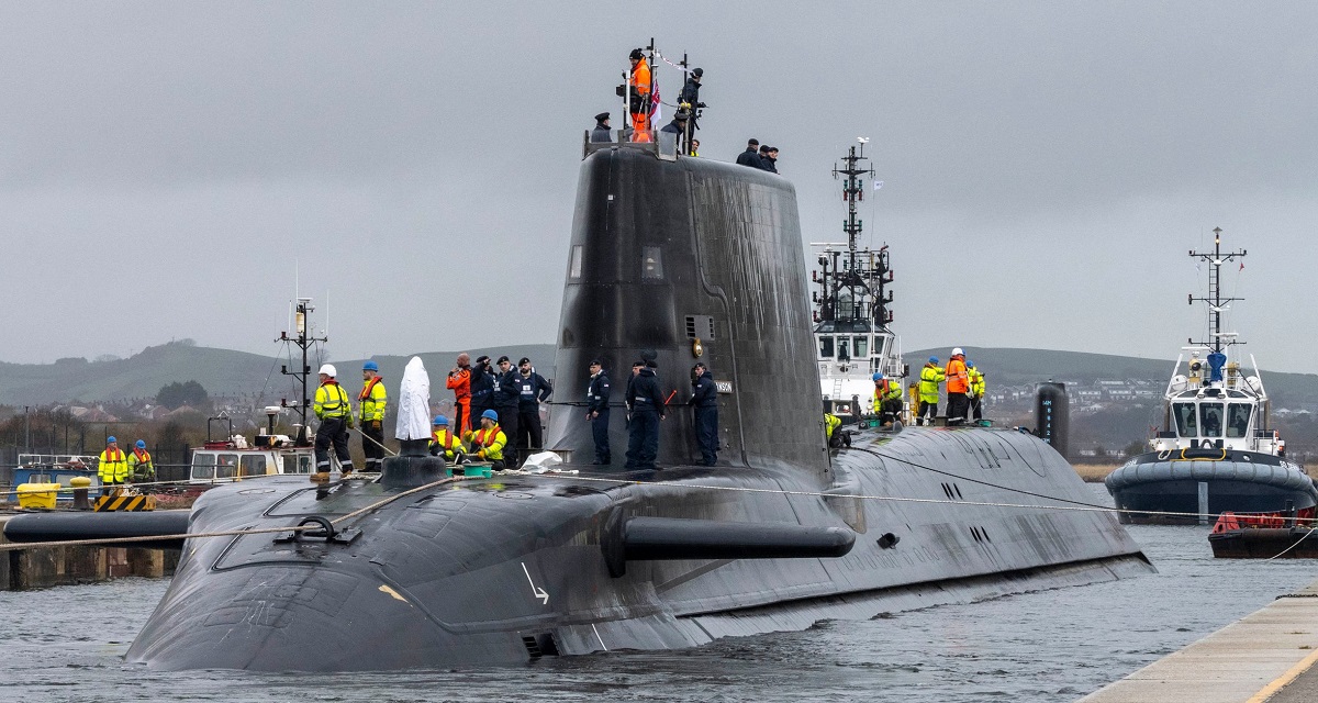 Documentos oficiales encontrados en el aseo de un bar británico sobre el submarino de propulsión nuclear HMS Anson de la Royal Navy, valorado en 1.630 millones de dólares.