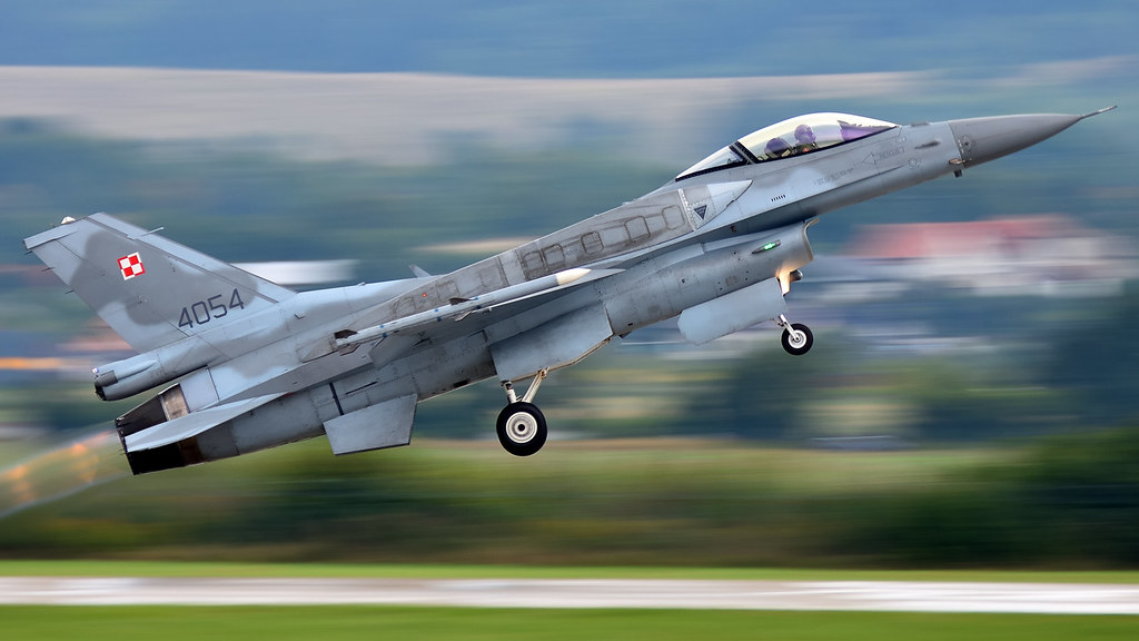 Polen zahlt 51 Millionen Dollar an Elbit Systems für einen F-16 Block 52+ Kampfpiloten-Simulator