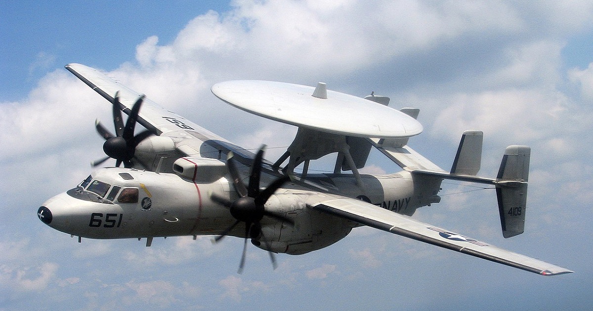 ВМС США передали Японії четвертий палубний літак дальнього радіолокаційного виявлення Grumman E-2D Advanced Hawkeye