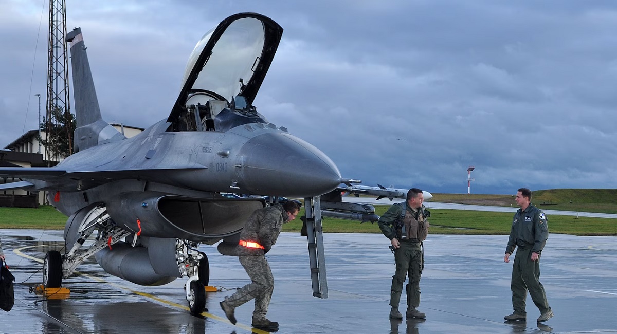 Українські пілоти можуть пройти навчання на американських винищувачах четвертого покоління F-16 Fighting Falcon за 3-9 місяців
