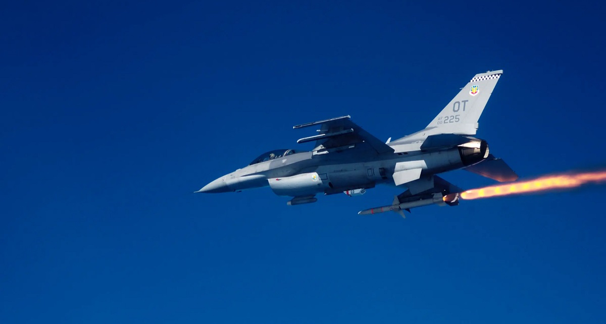 La consegna di caccia F-16 Fighting Falcon al Vietnam sarà il più grande trasferimento di armi della storia tra gli ex avversari della Guerra Fredda.