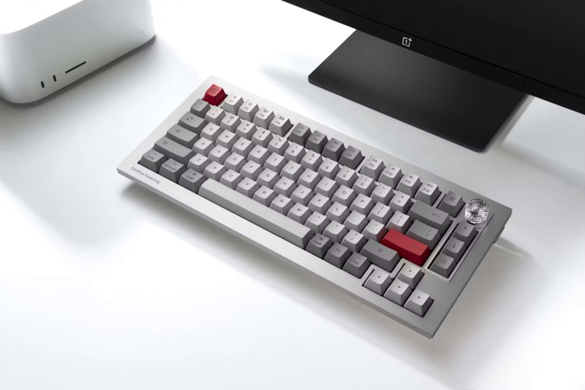 OnePlus annuncia la tastiera Featuring Keyboard 81 Pro con batteria da 4000mAh e retroilluminazione RGB