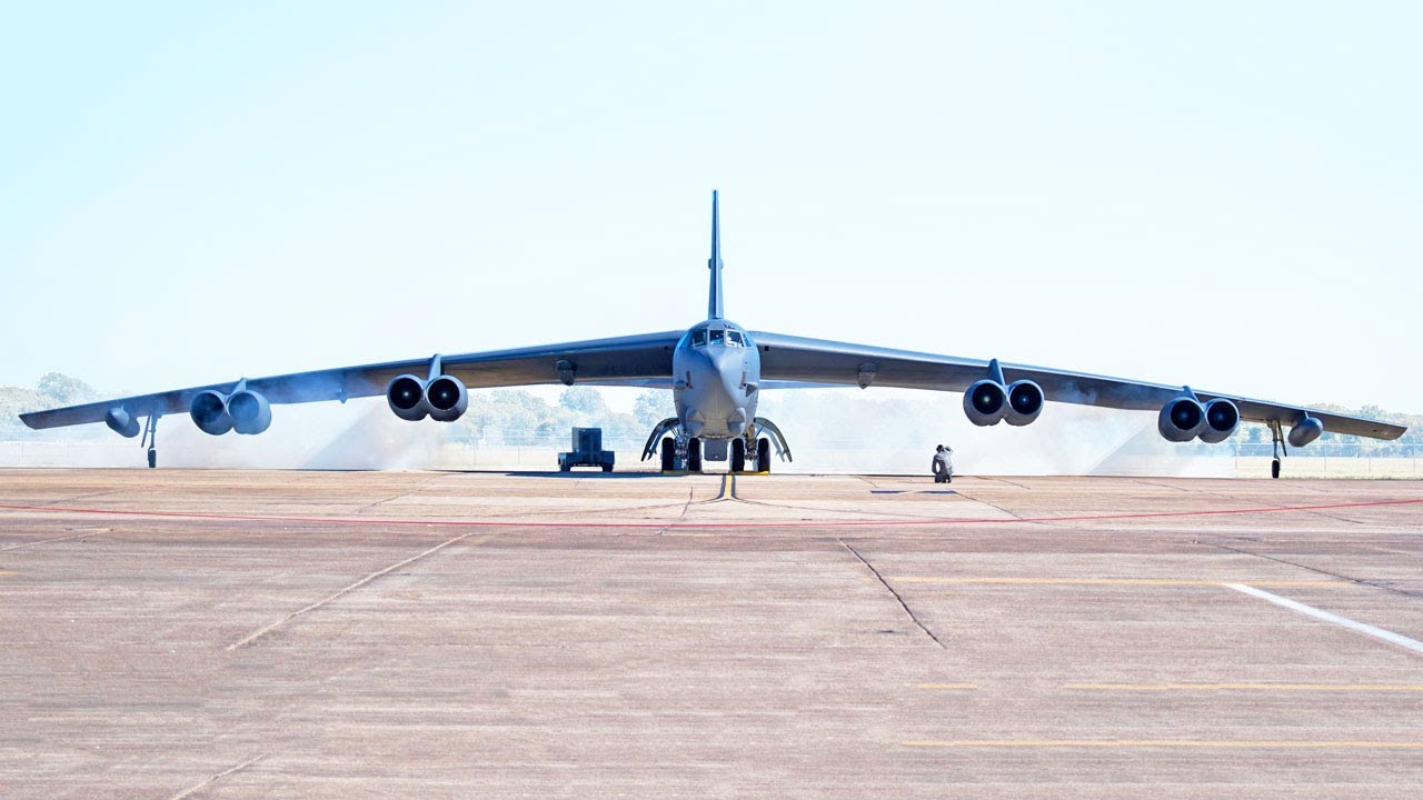 США перекинули в Южную Корею ядерный бомбардировщик B-52H Stratofortress и истребители F-22 Raptor после запуска двух баллистических ракет в КНДР