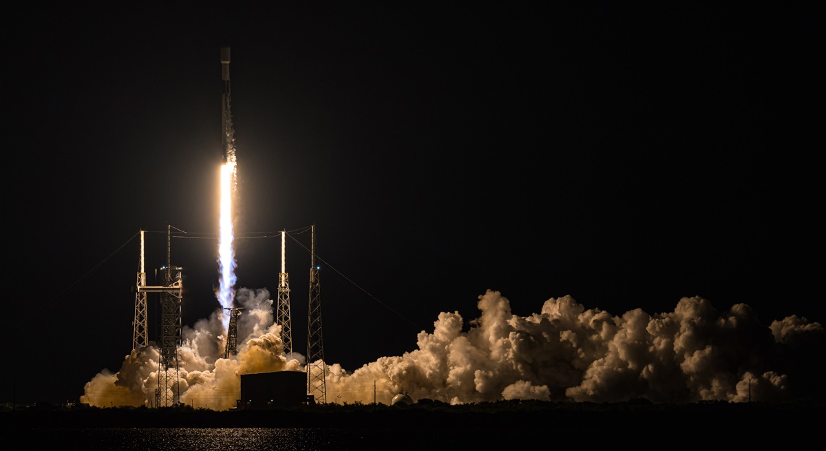 SpaceX pone en órbita los satélites de Internet Starlink - La primera etapa del cohete Falcon 9 ha completado su 17º vuelo