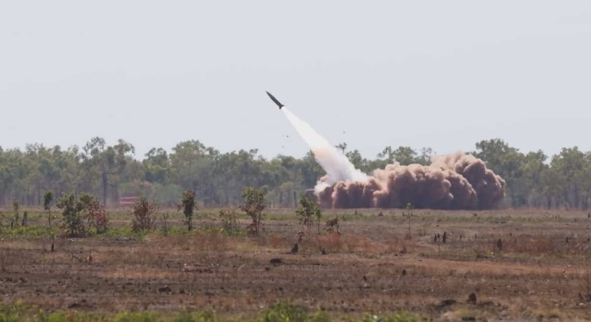 Australia has shown a very rare video of the launch of an MGM-140 ATACMS tactical ballistic missile with a maximum launch range of 300 kilometres and a speed of 3,700 km/h