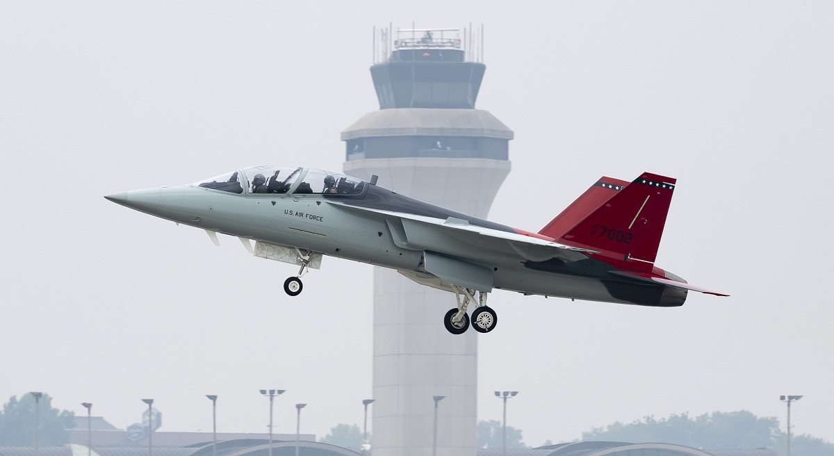 ВПС США отримали перший багатостраждальний літак T-7A Red Hawk через п'ять років після укладення контракту з Boeing