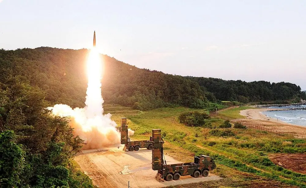 Die Republik Korea hat eine ballistische Hyunmoo-V-Rakete mit einer maximalen Startreichweite von mehr als 3.000 Kilometern entwickelt