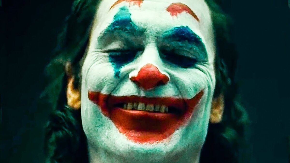 Il regista Todd Phillips segna l'anno che manca alla prima del sequel di "Joker" con una nuova immagine di Joaquin Phoenix nella sua iconica interpretazione del cattivo dell'Universo DC.