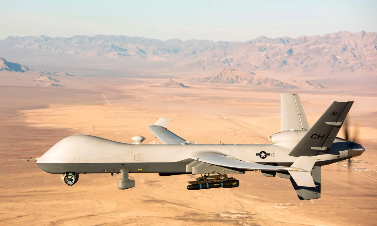 Un avion de chasse russe a attaqué un drone américain MQ-9 Reaper et l'a endommagé avec des fusées éclairantes.