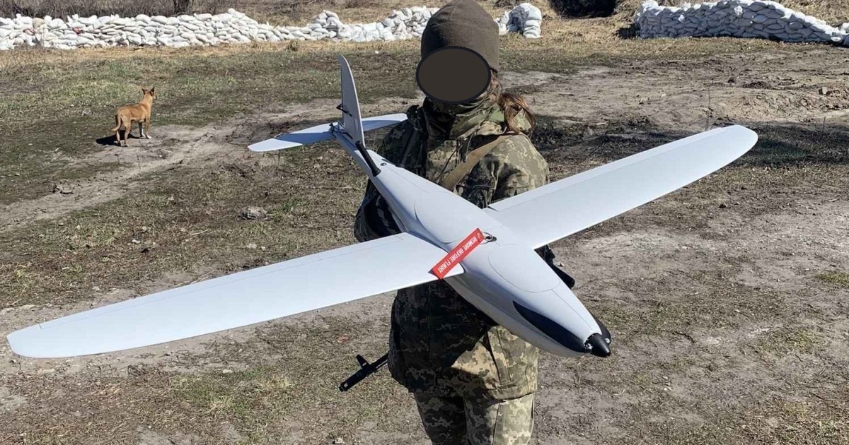 Junto con interceptores para sistemas de misiles tierra-aire Patriot, Alemania transfirió a Ucrania 40 drones de reconocimiento RQ-35 Heidrun y 10 sistemas de detección de vehículos aéreos no tripulados.