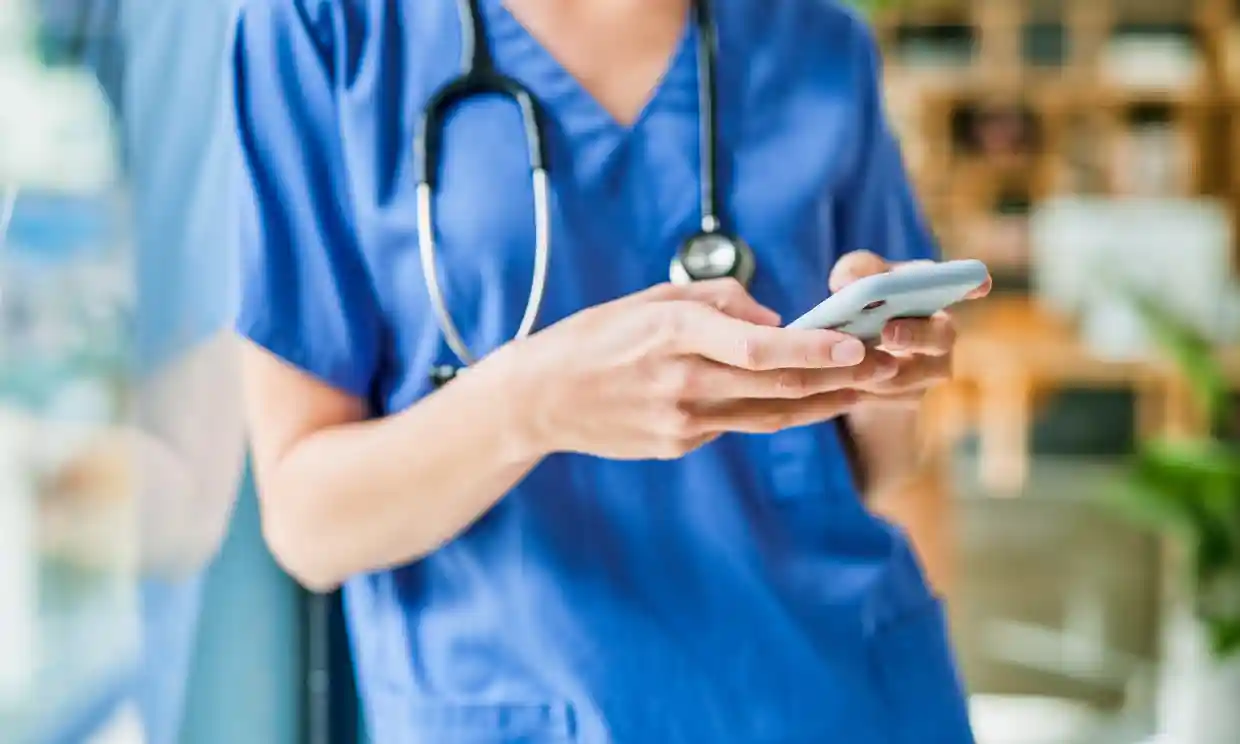 Australien fordert eine strengere Regulierung von KI, nachdem Ärzte ChatGPT zum Schreiben von Krankenakten verwenden