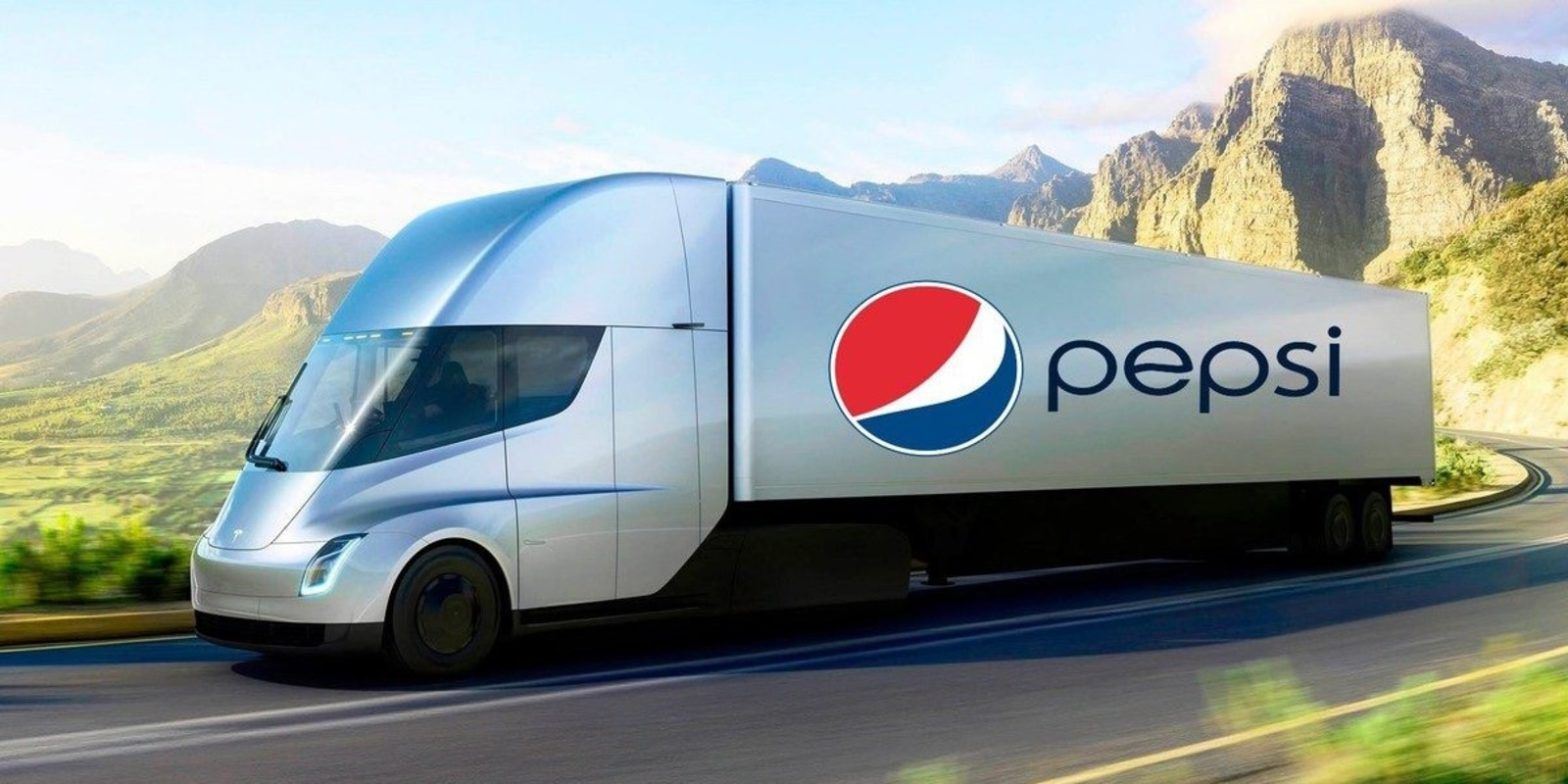 Вантажівки Tesla Semi з газованою водою Pepsi проїдуть лише 160 км, а з чіпсами Lay's - 684 км